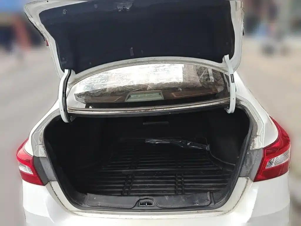 Nissan Sylphy 2016 1.6XL CVT Premium Edition — миниатюра 16