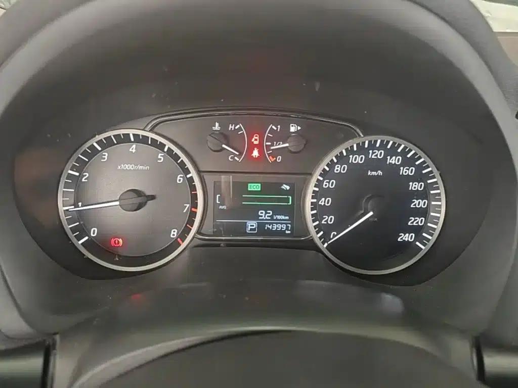 Nissan Sylphy 2016 1.6XL CVT Luxury Edition — миниатюра 12