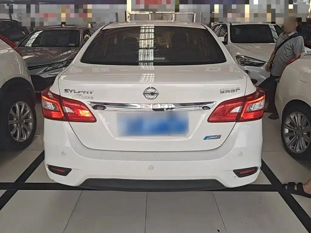 Nissan Sylphy 2016 1.6XL CVT Luxury Edition — миниатюра 6