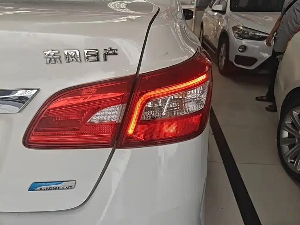 Nissan Sylphy 2016 1.6XL CVT Luxury Edition — миниатюра 8