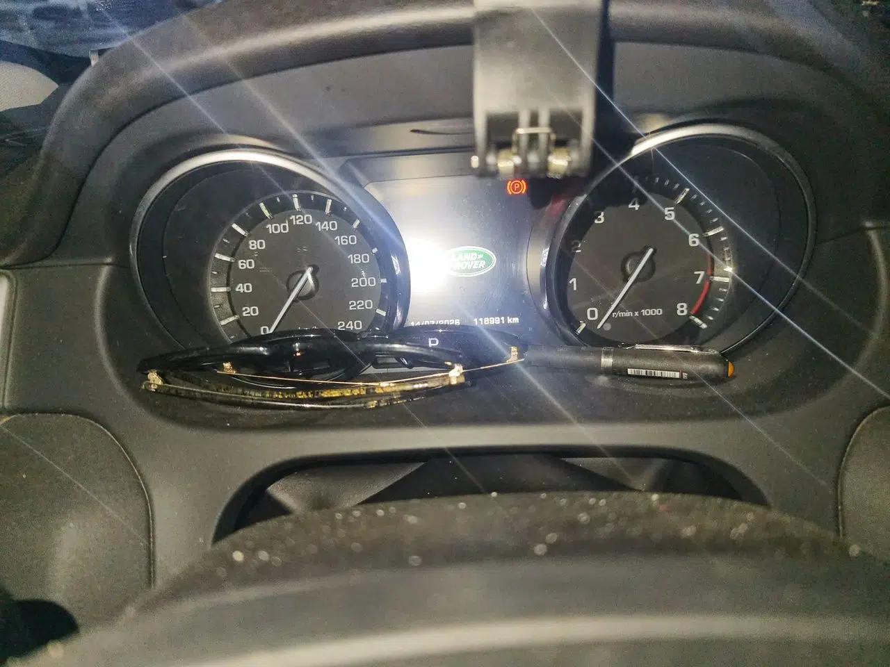 Land Rover Discovery Sport 2015 2.0T SE — миниатюра 12
