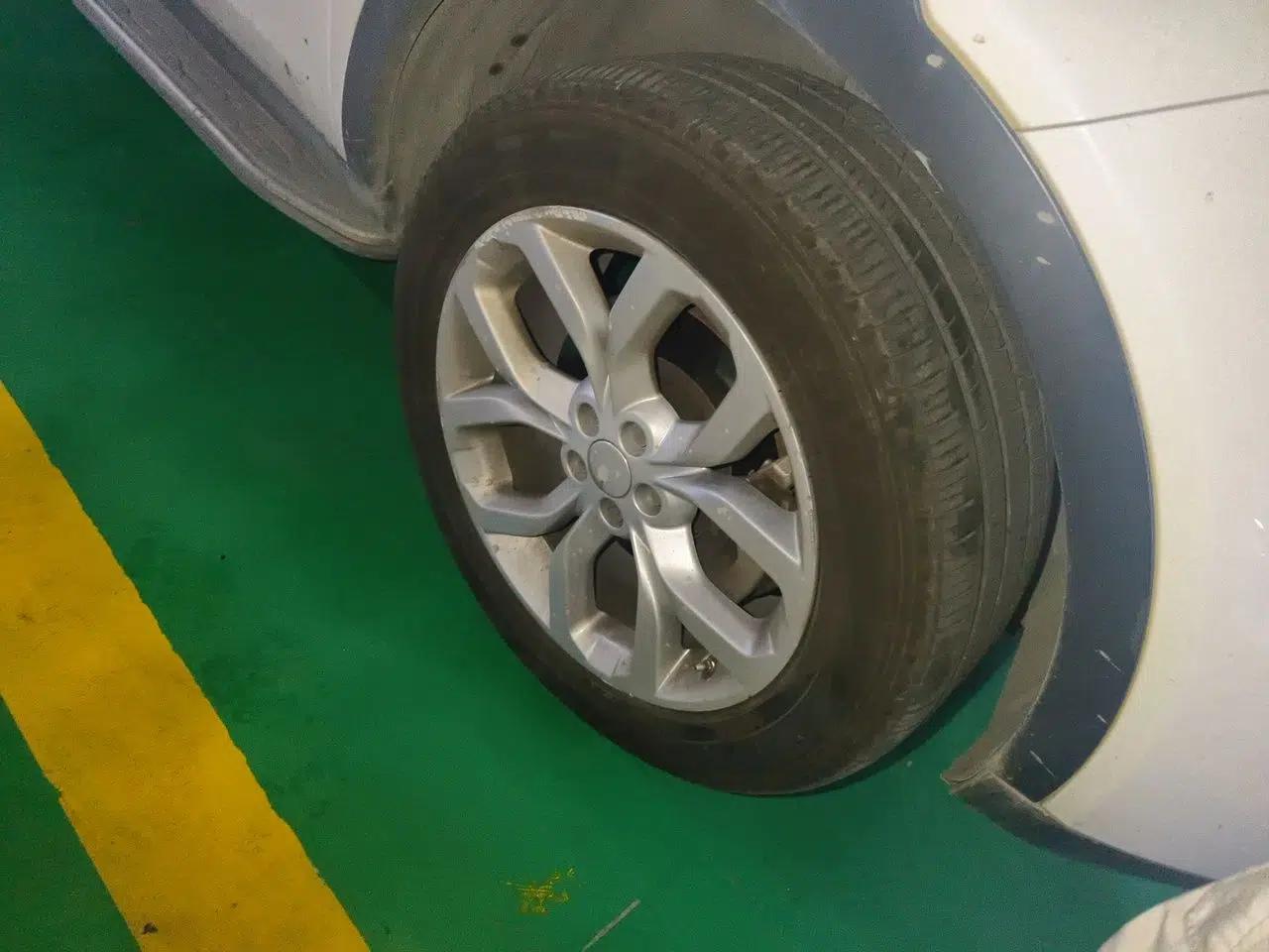 Land Rover Discovery Sport 2015 2.0T SE — миниатюра 8