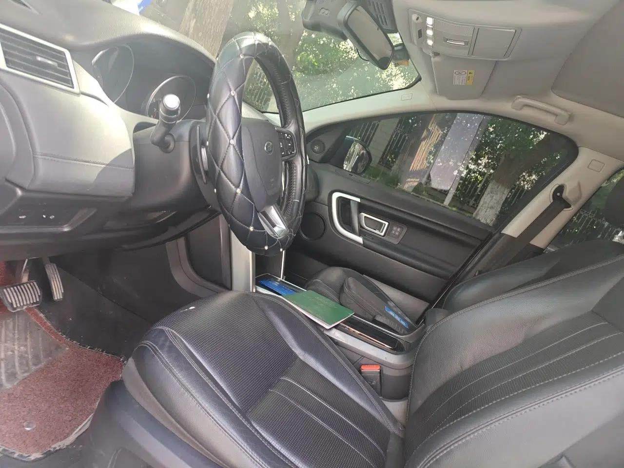 Land Rover Discovery Sport 2016 2.0T HSE — миниатюра 14