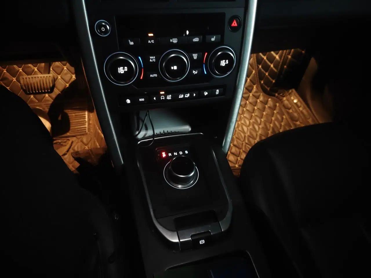 Land Rover Discovery Sport 2018 240 PS HSE Version — миниатюра 14