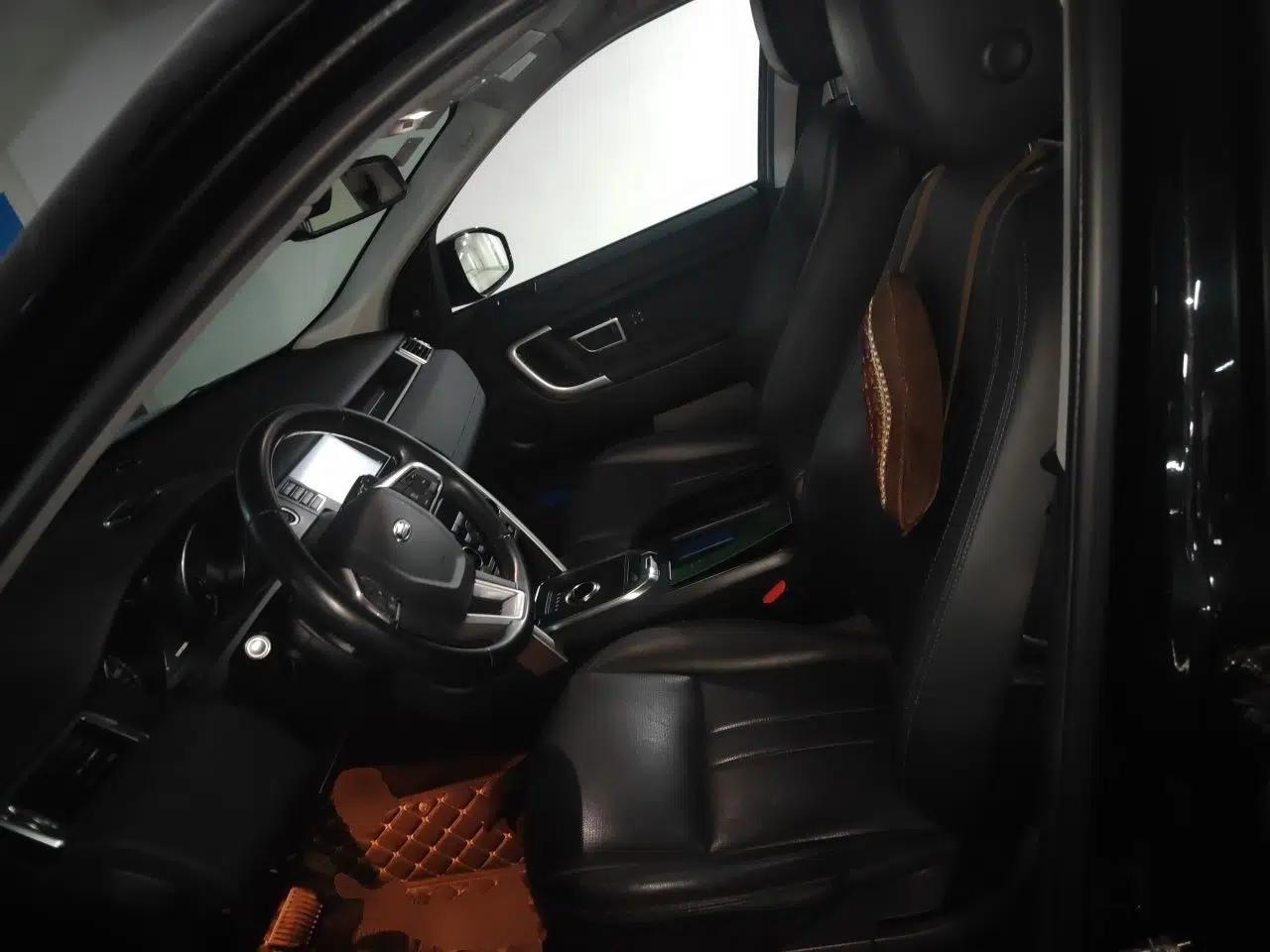 Land Rover Discovery Sport 2018 240 PS HSE Version — миниатюра 15
