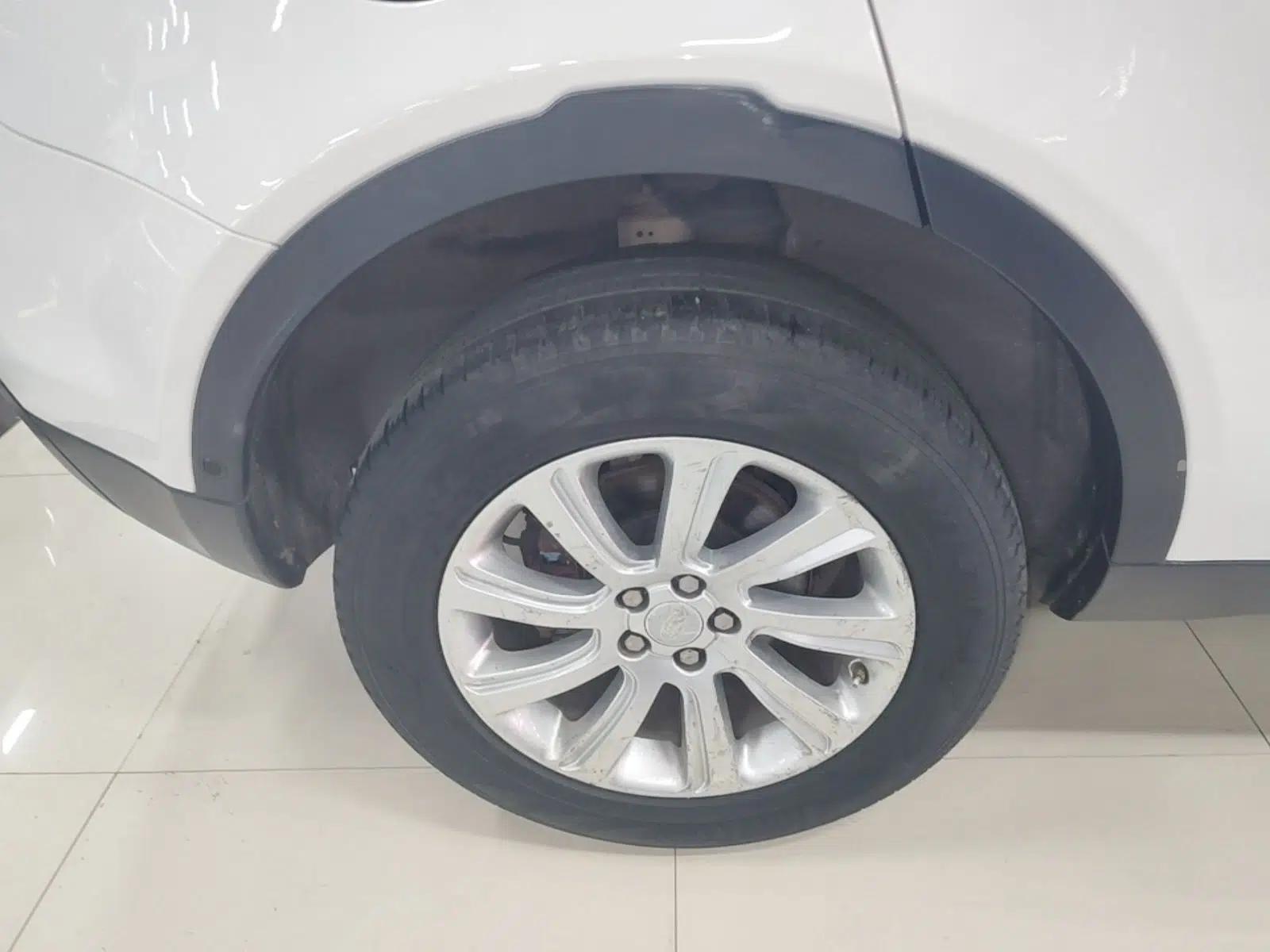 Land Rover Discovery Sport 2019 240 PS PURE Edition China V Standard — миниатюра 11
