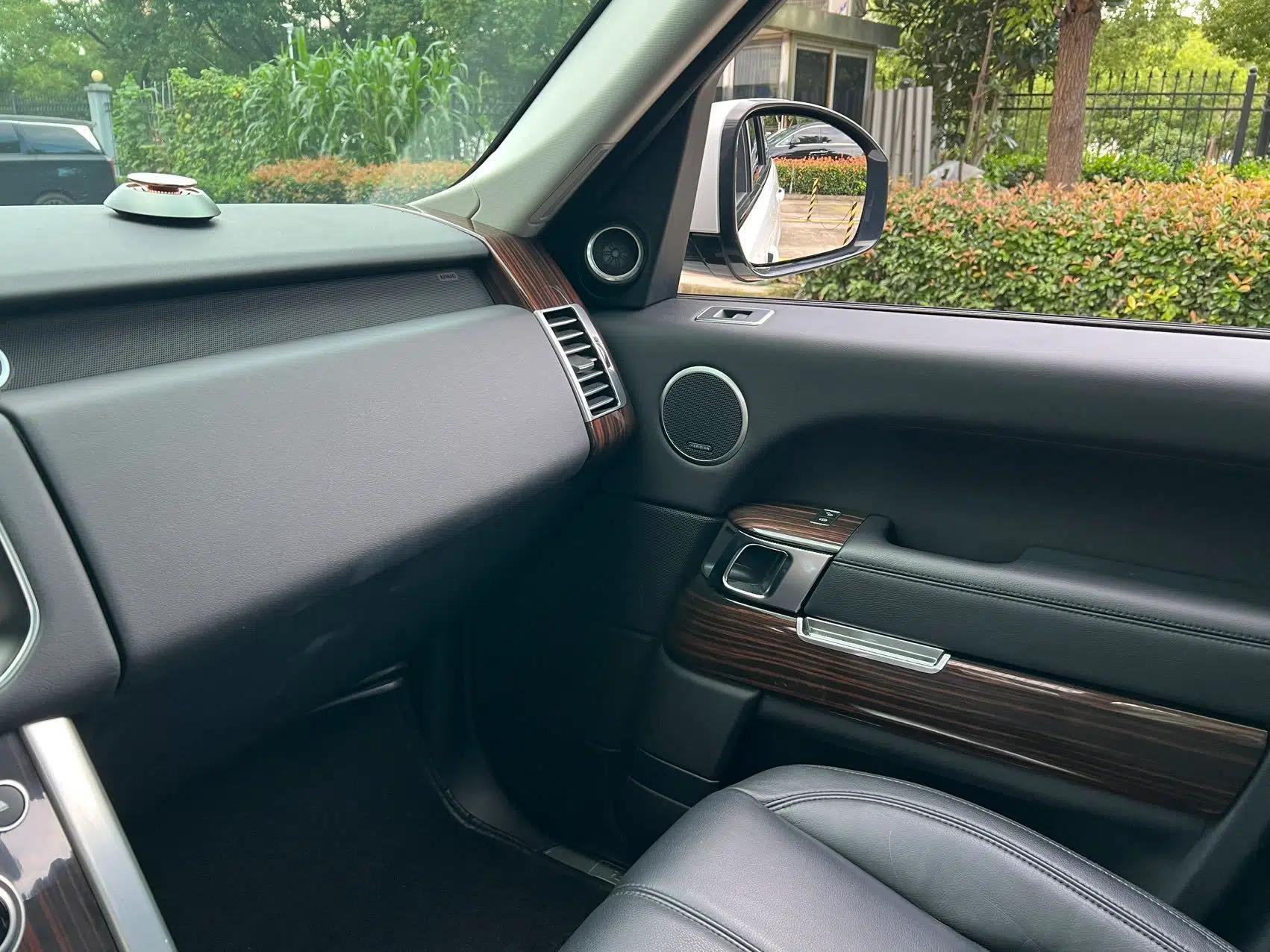 Land Rover Range Vogue Range Rover Autobiography (parallel import) — миниатюра 16