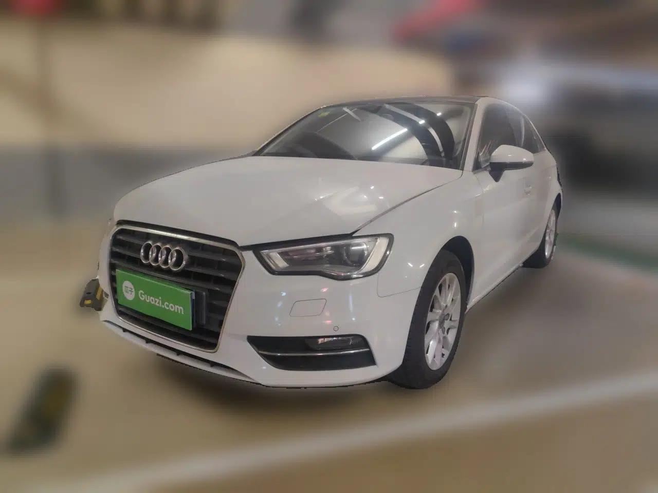 Audi A3 2014 Sportback 35 TFSI Automatic Style Edition — миниатюра 1