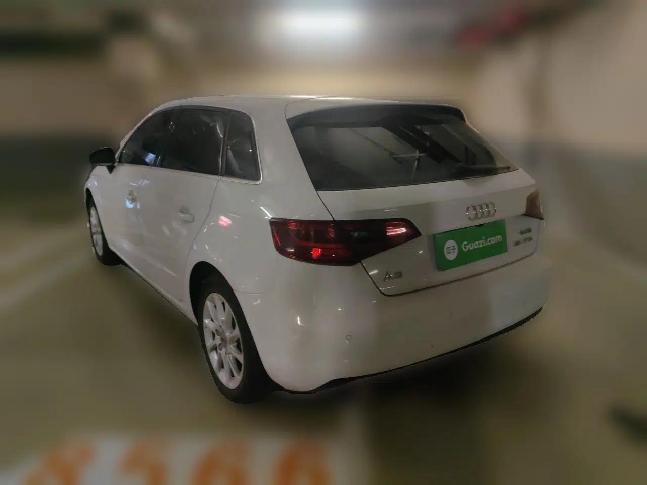Audi A3 2014 Sportback 35 TFSI Automatic Style Edition — миниатюра 4