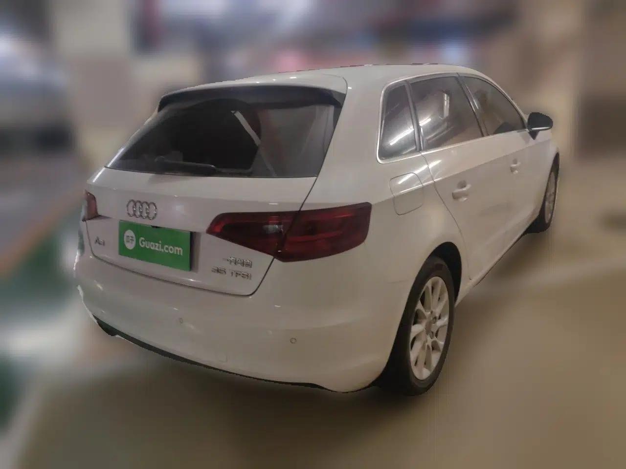 Audi A3 2014 Sportback 35 TFSI Automatic Style Edition — миниатюра 6