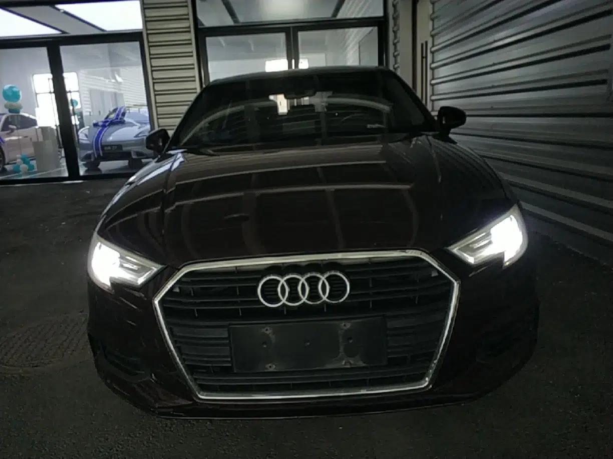Audi A3 2018 30th Anniversary Edition Limousine 35 TFSI Ambition Model — миниатюра 2