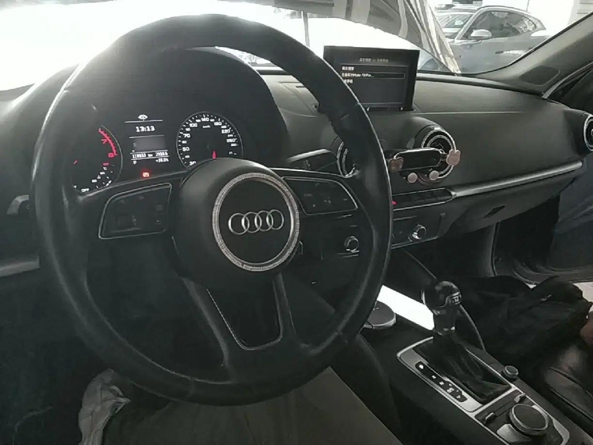 Audi A3 2018 30th Anniversary Edition Limousine 35 TFSI Ambition Model — миниатюра 12