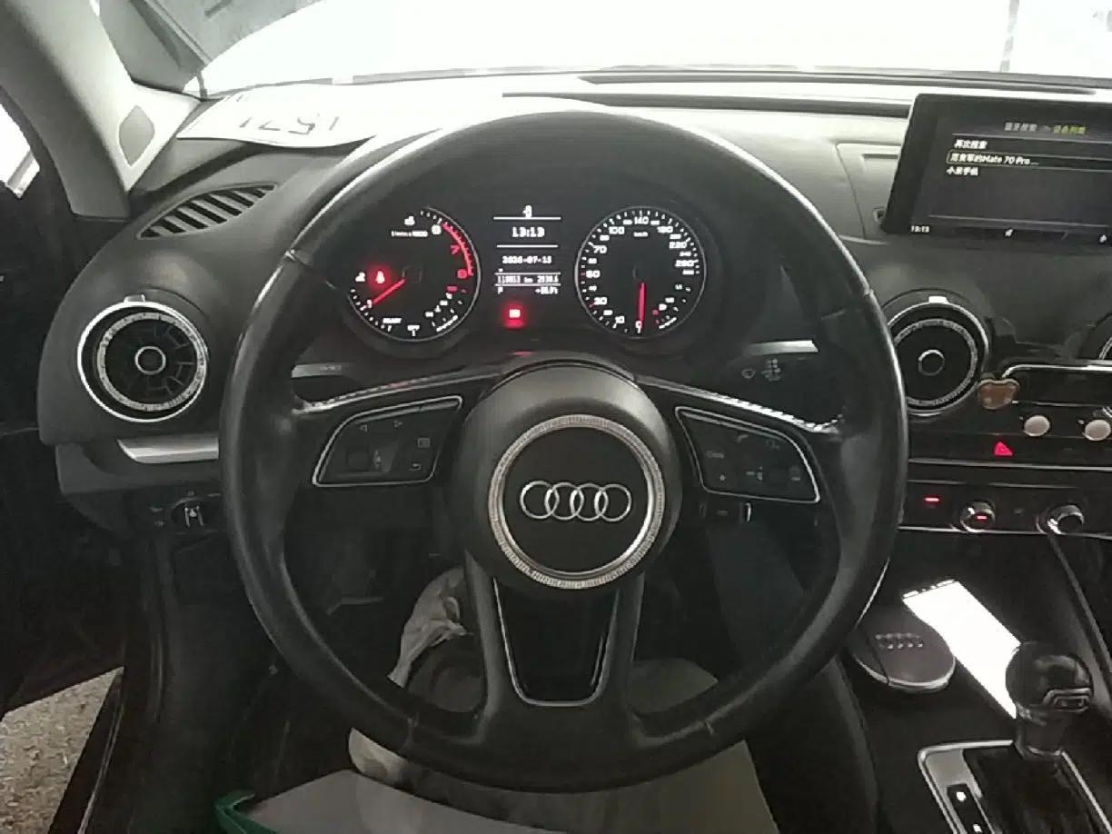 Audi A3 2018 30th Anniversary Edition Limousine 35 TFSI Ambition Model — миниатюра 13