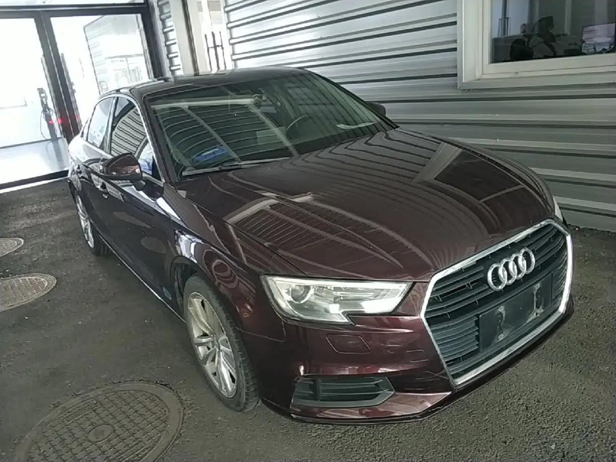 Audi A3 2018 30th Anniversary Edition Limousine 35 TFSI Ambition Model — миниатюра 3