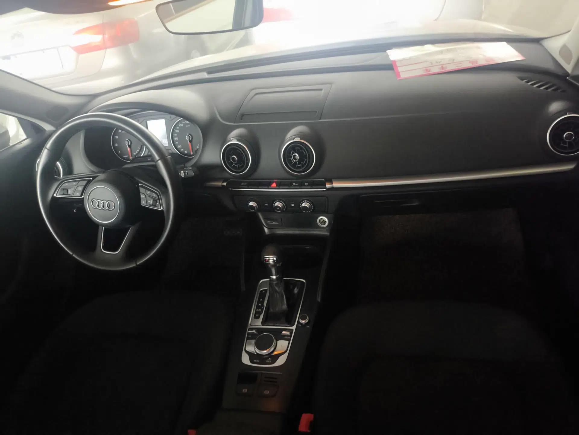 Audi A3 2019 Sportback 35 TFSI Ambition China V — миниатюра 8