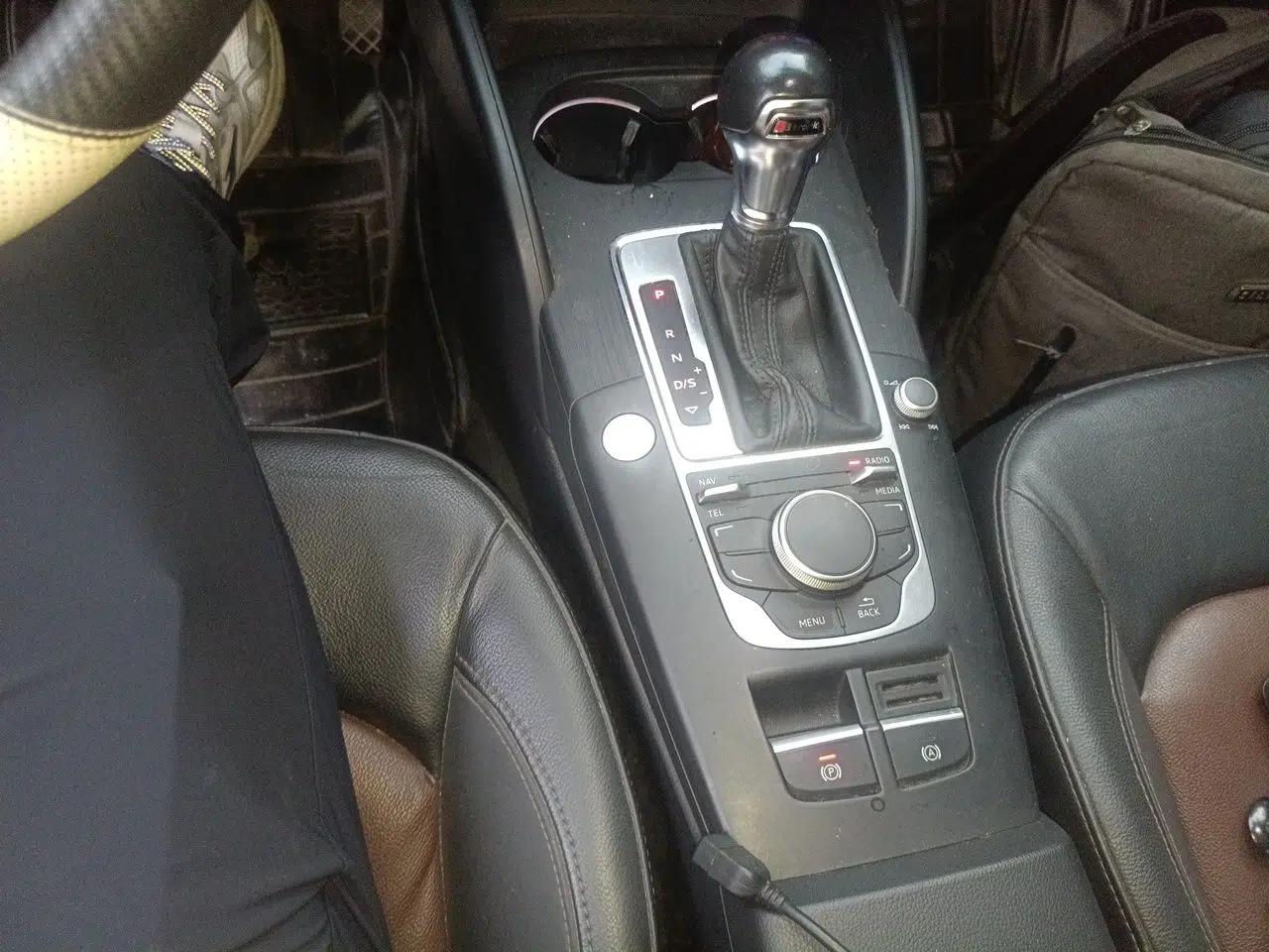 Audi A3 2015 Sportback 40 TFSI Automatic Comfort Model — миниатюра 14