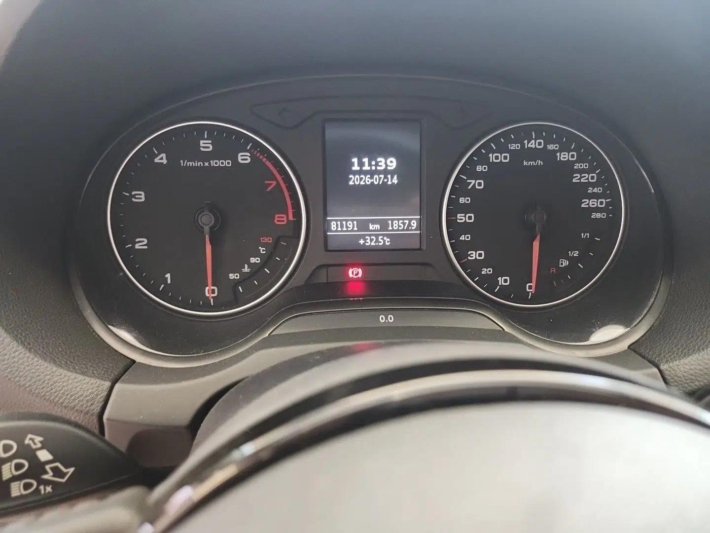 Audi A3 2015 Limousine 35 TFSI Millionth Anniversary Intelligent Leading Model — миниатюра 12