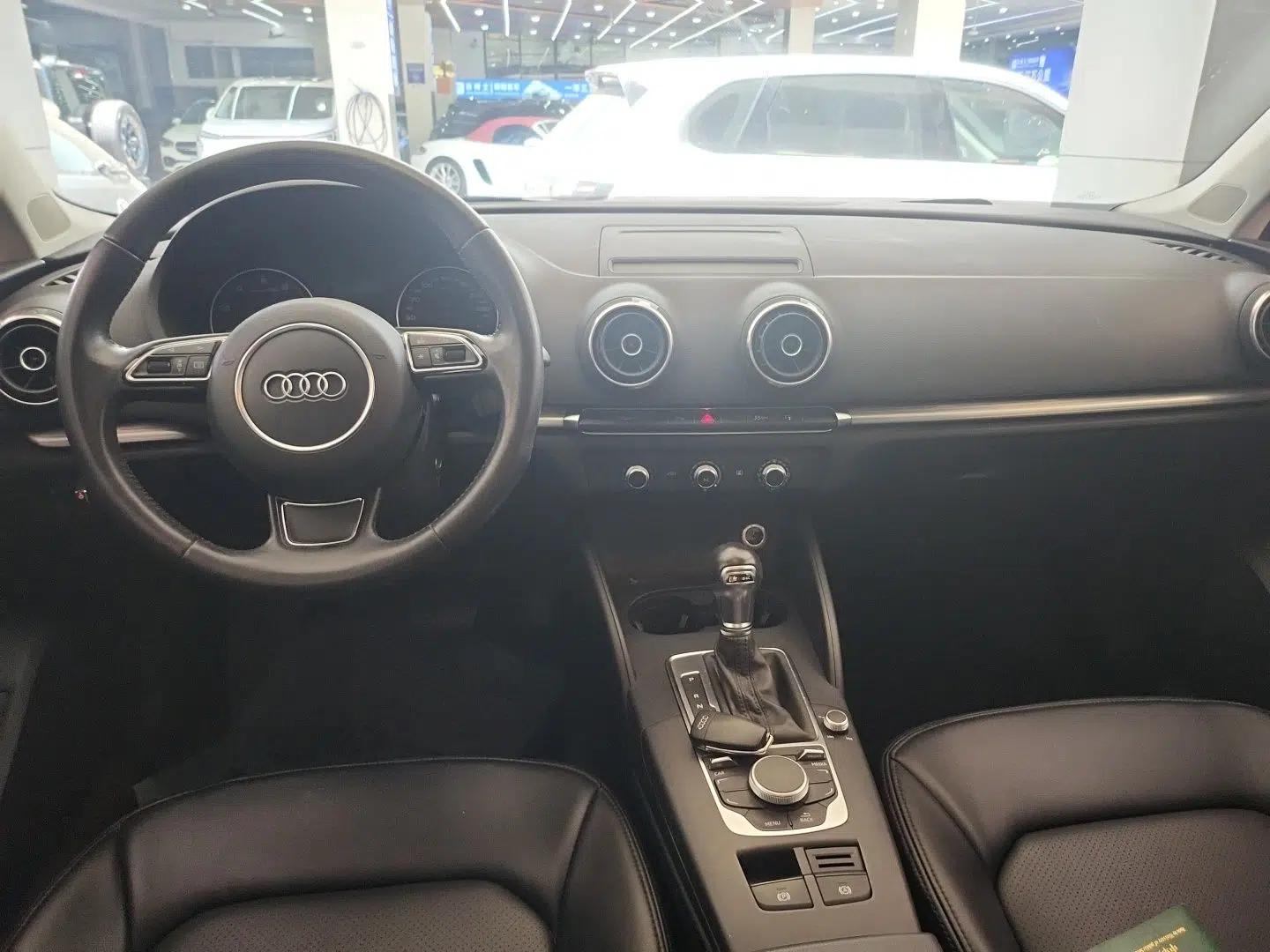 Audi A3 2015 Limousine 35 TFSI Millionth Anniversary Intelligent Leading Model — миниатюра 9