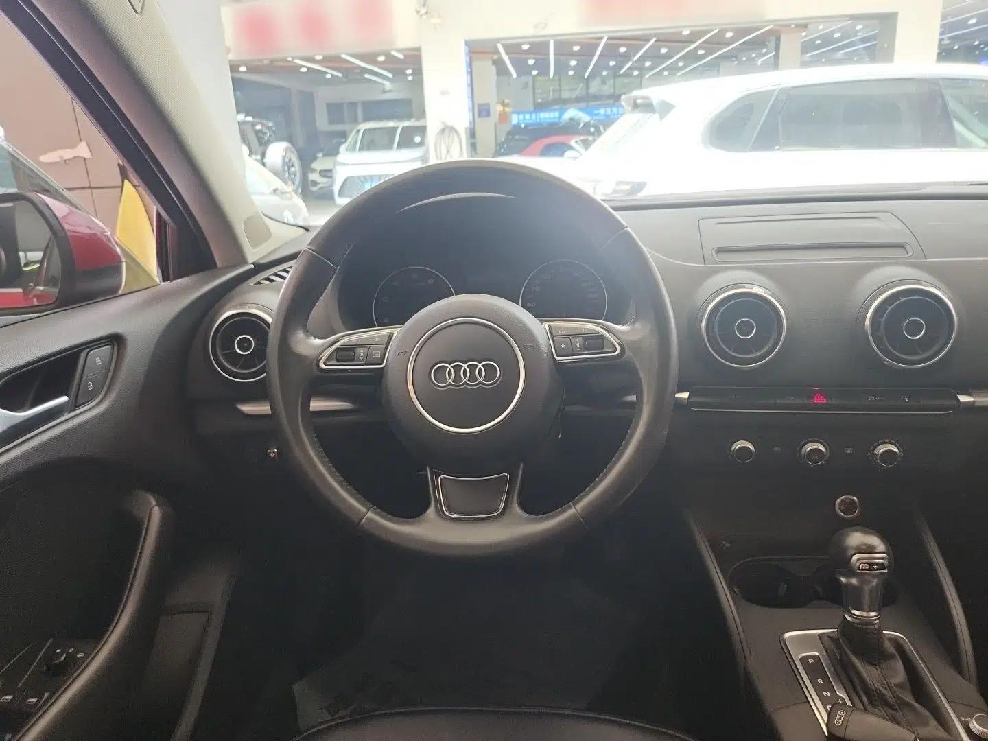 Audi A3 2015 Limousine 35 TFSI Millionth Anniversary Intelligent Leading Model — миниатюра 10