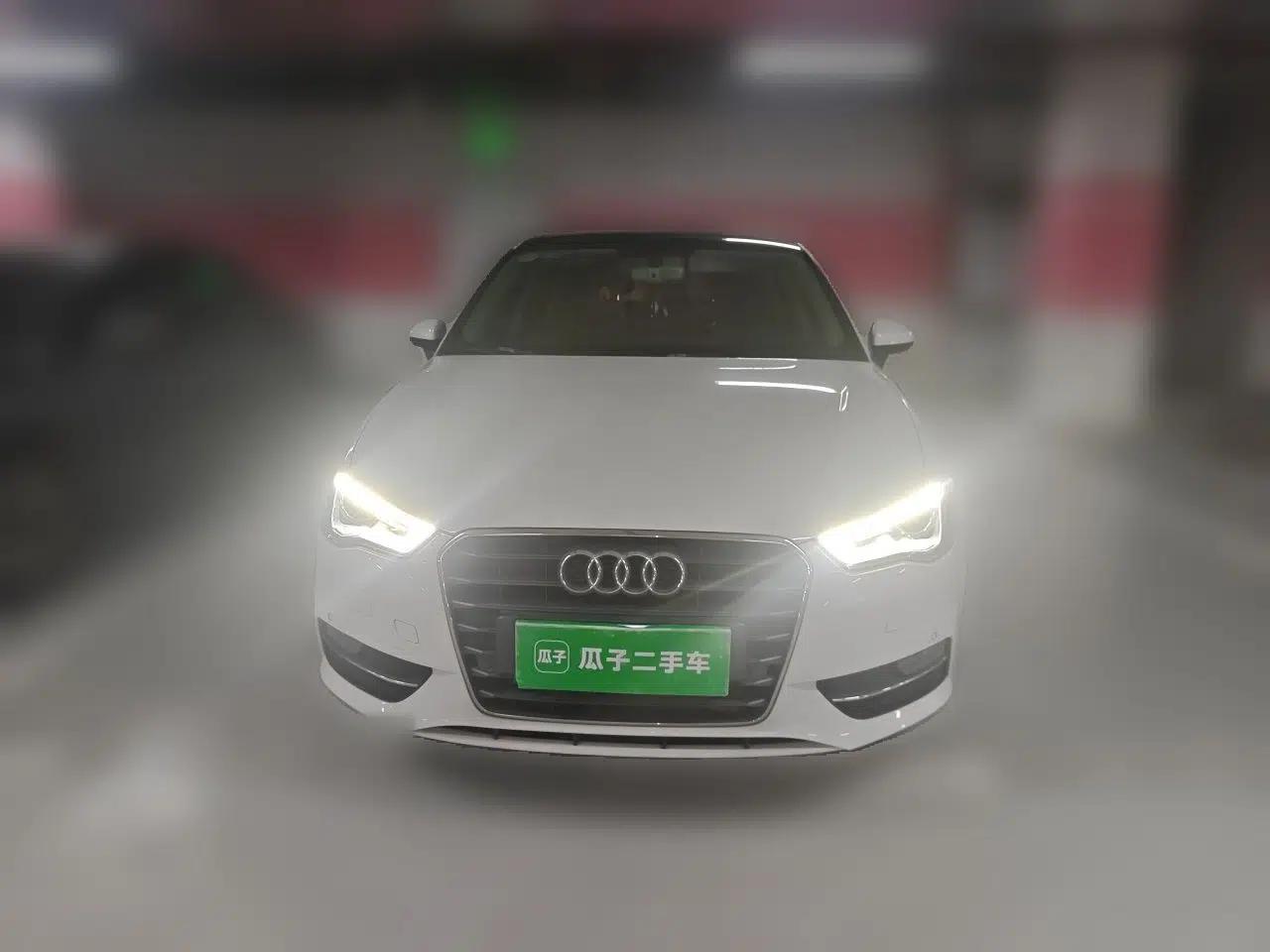 Audi A3 2015 Sportback 35 TFSI Millionth Anniversary Intelligent Leading Model — миниатюра 2