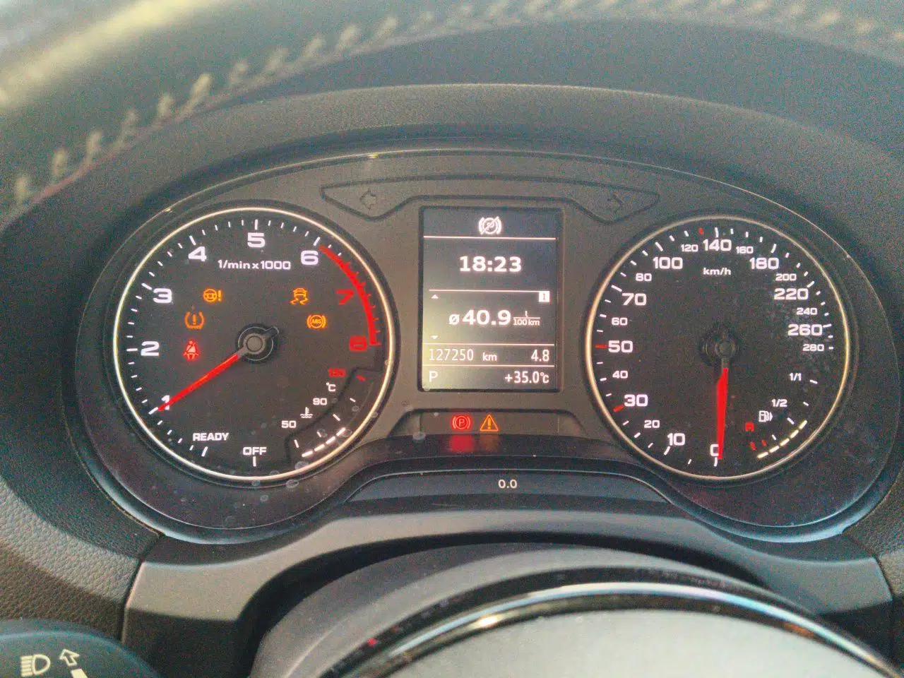 Audi A3 2015 Sportback 35 TFSI Millionth Anniversary Intelligent Leading Model — миниатюра 11