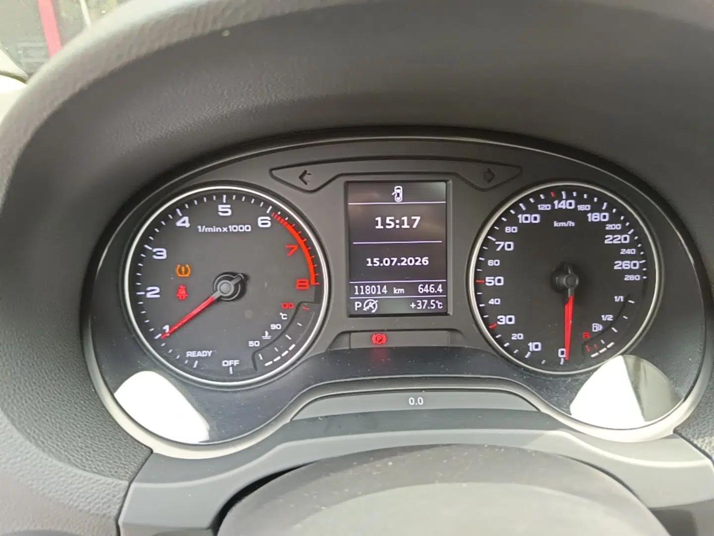 Audi A3 2015 Sportback 35 TFSI Millionth Anniversary Comfort Model — миниатюра 14