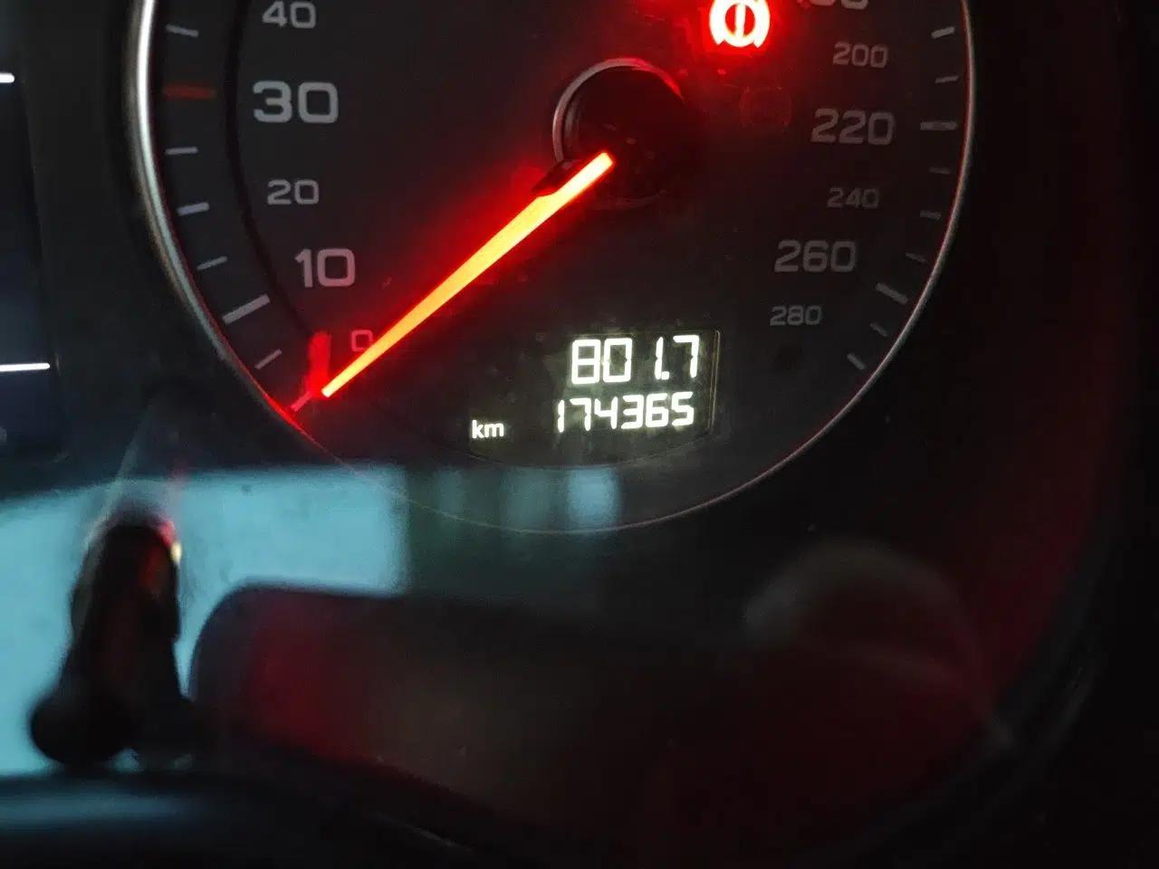 Audi A3 2012 Sportback 1.4T Luxury Model — миниатюра 12