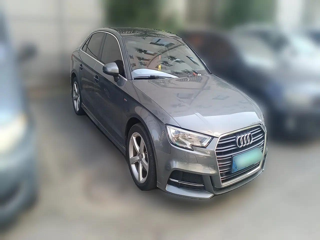 Audi A3 2018 30th Anniversary Edition Limousine 35 TFSI Fashion Model — миниатюра 3