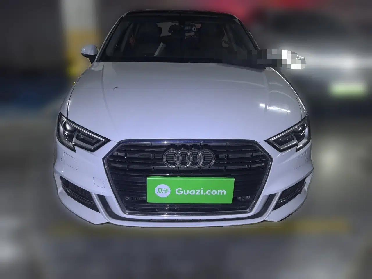 Audi A3 2018 30th Anniversary Edition Sportback 35 TFSI Fashion Model — миниатюра 2