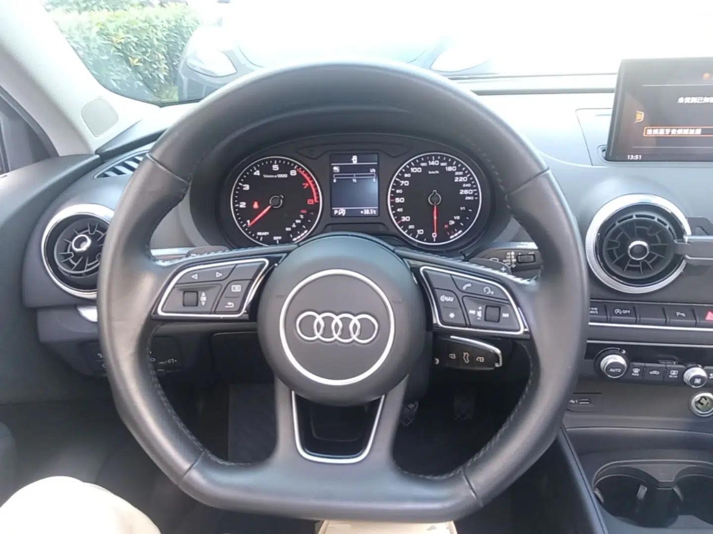 Audi A3 2018 30th Anniversary Edition Sportback 35 TFSI Sport Model — миниатюра 13
