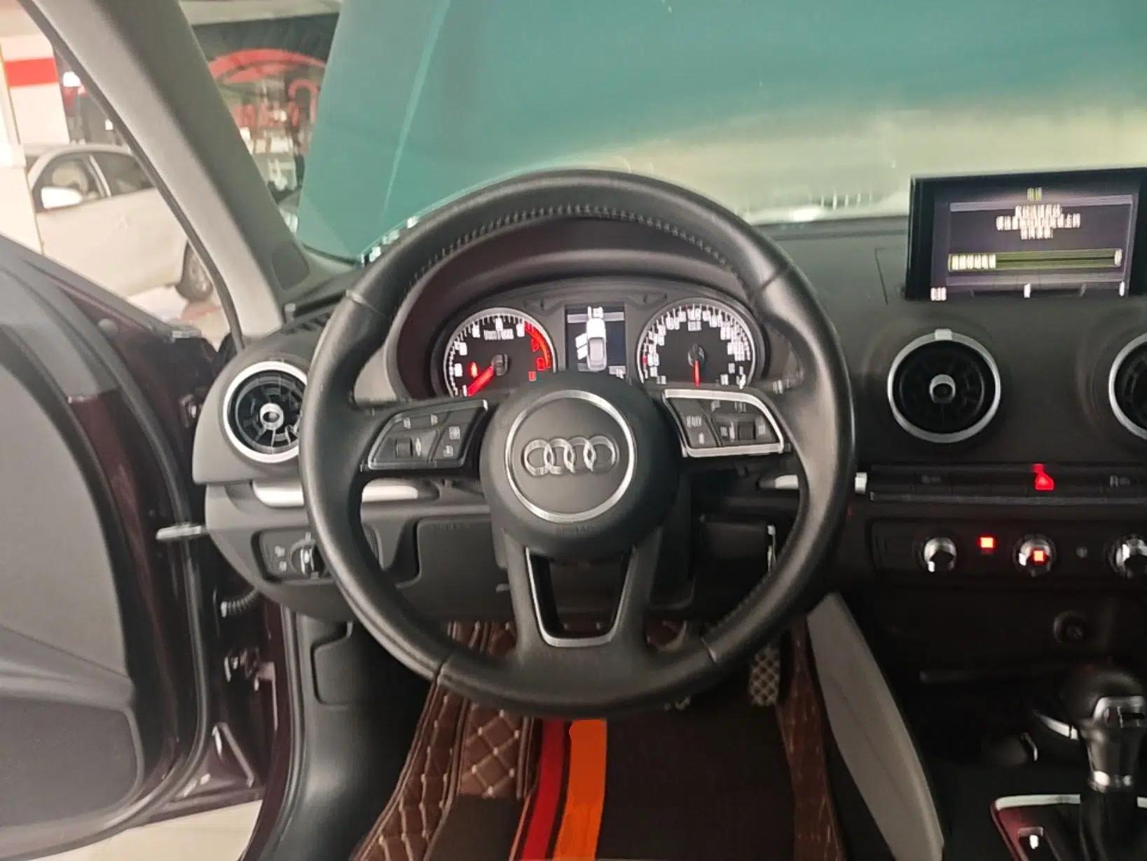 Audi A3 2018 30th Anniversary Edition Sportback 35 TFSI Ambition Model — миниатюра 13