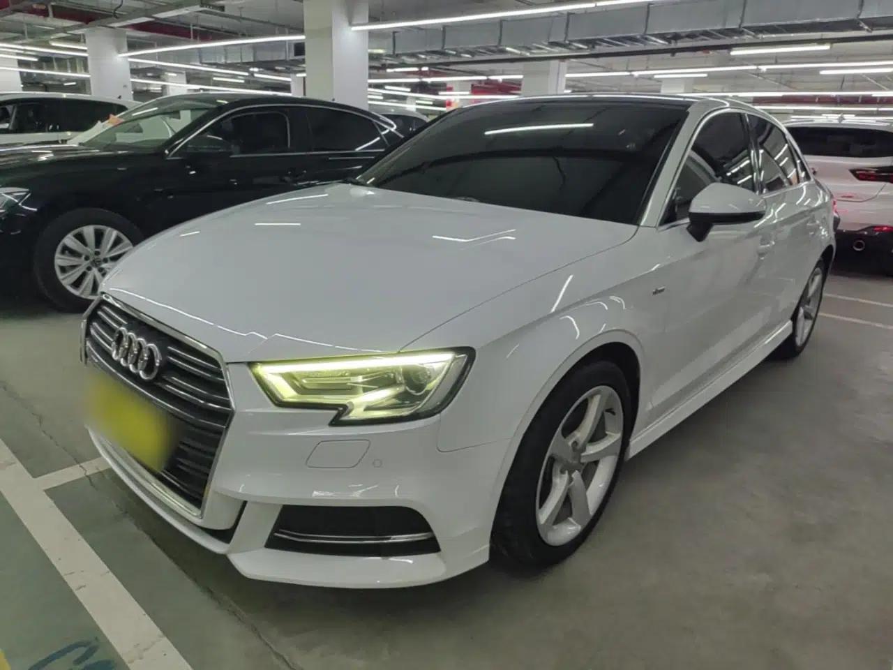 Audi A3 2017 Limousine 35 TFSI Fashion Model — миниатюра 1