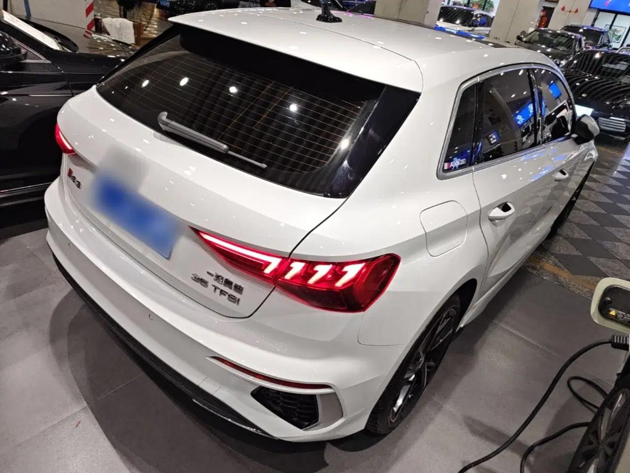 Audi A3 2021 Sportback 35 TFSI Fashionable Sports Model — миниатюра 6