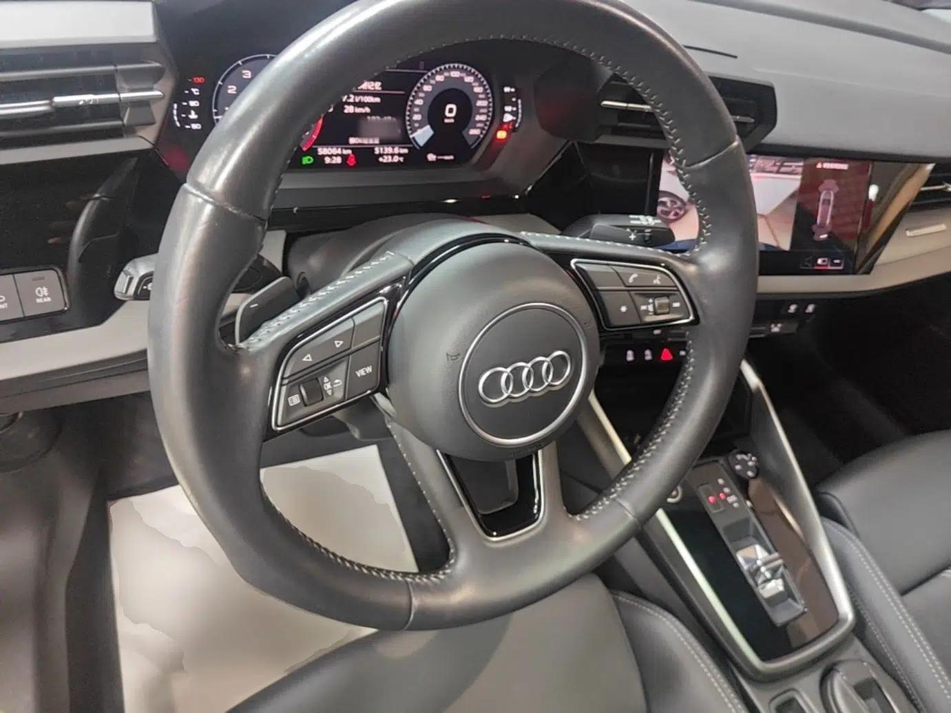 Audi A3 2021 Sportback 35 TFSI Fashionable Sports Model — миниатюра 13