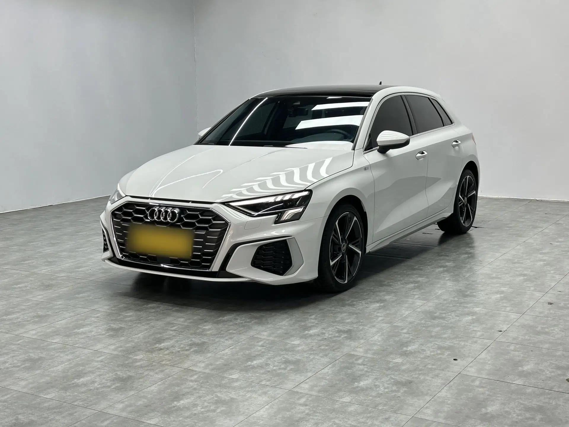 Audi A3 2022 Sportback 35 TFSI Fashionable Sports Model — миниатюра 1