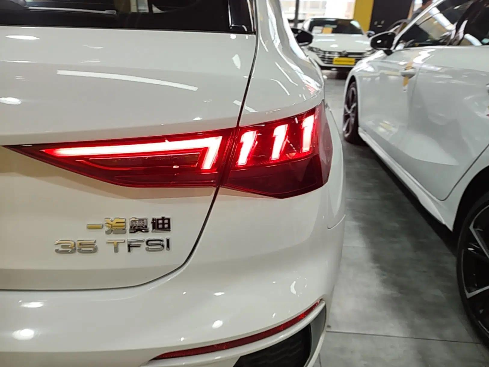Audi A3 2022 Sportback 35 TFSI Fashionable Sports Model — миниатюра 12