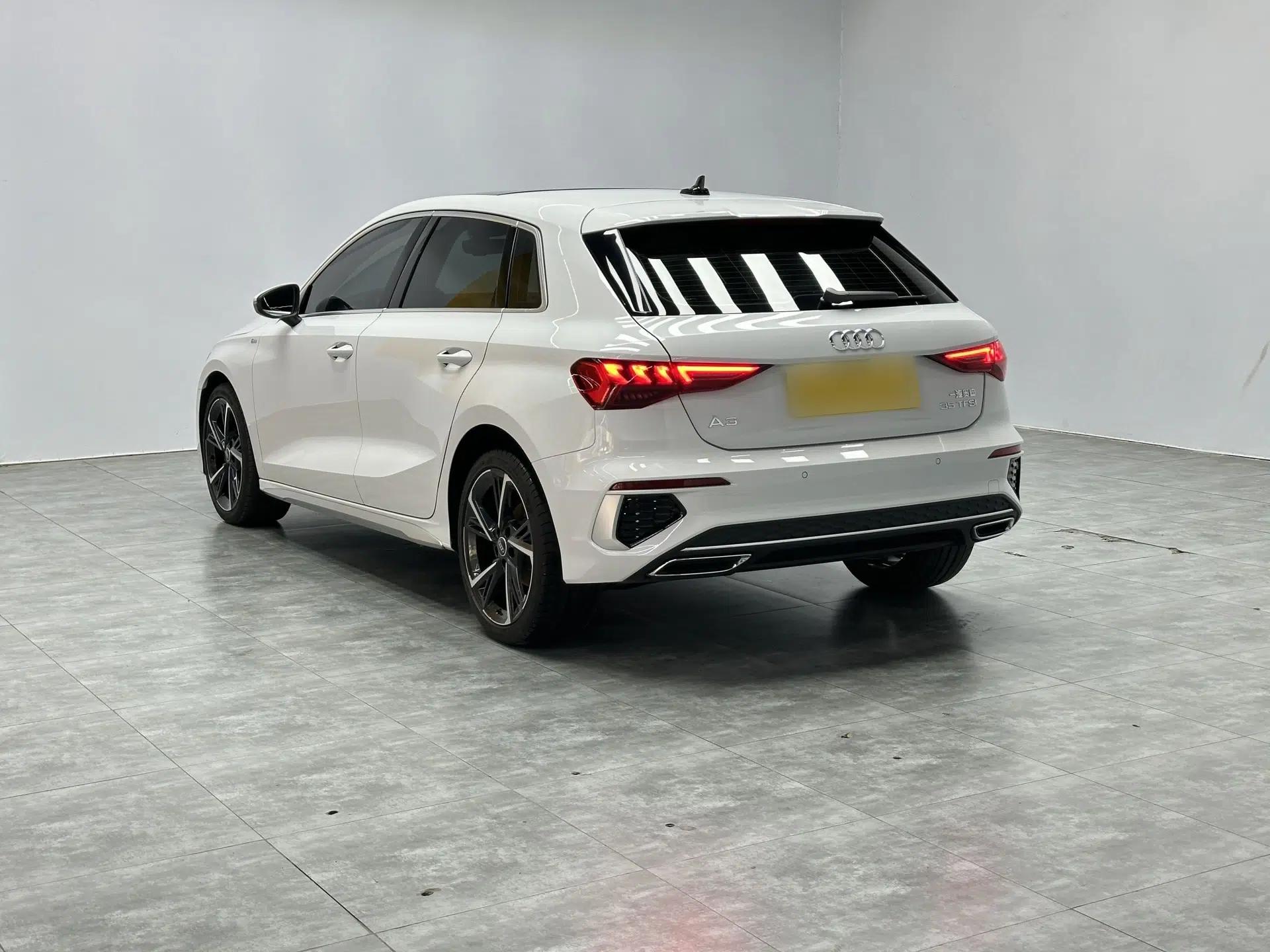 Audi A3 2022 Sportback 35 TFSI Fashionable Sports Model — миниатюра 19