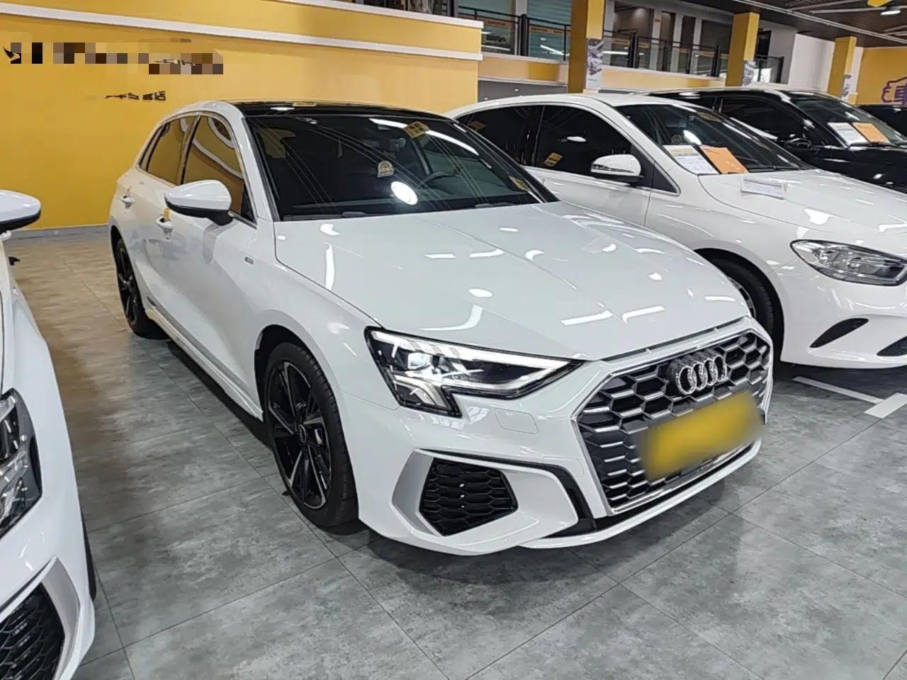 Audi A3 2022 Sportback 35 TFSI Fashionable Sports Model — миниатюра 3