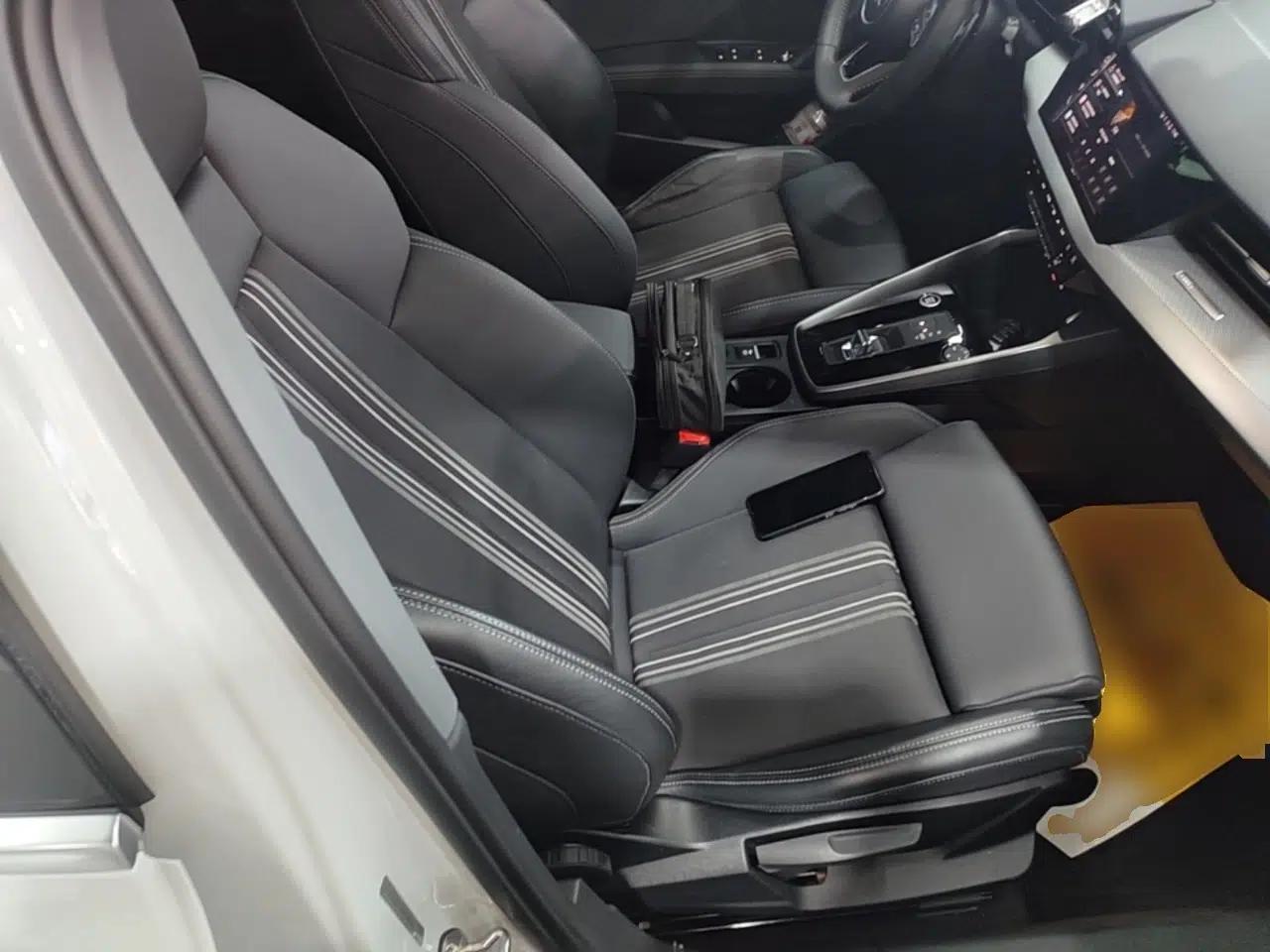 Audi A3 2022 Sportback 35 TFSI Fashionable Sports Model — миниатюра 27