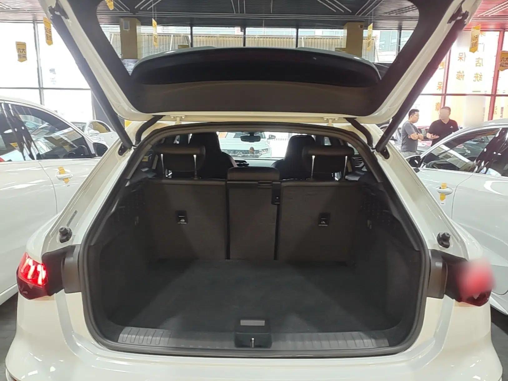 Audi A3 2022 Sportback 35 TFSI Fashionable Sports Model — миниатюра 30