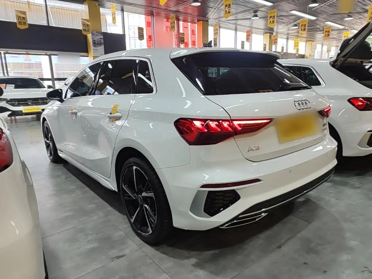 Audi A3 2022 Sportback 35 TFSI Fashionable Sports Model — миниатюра 4