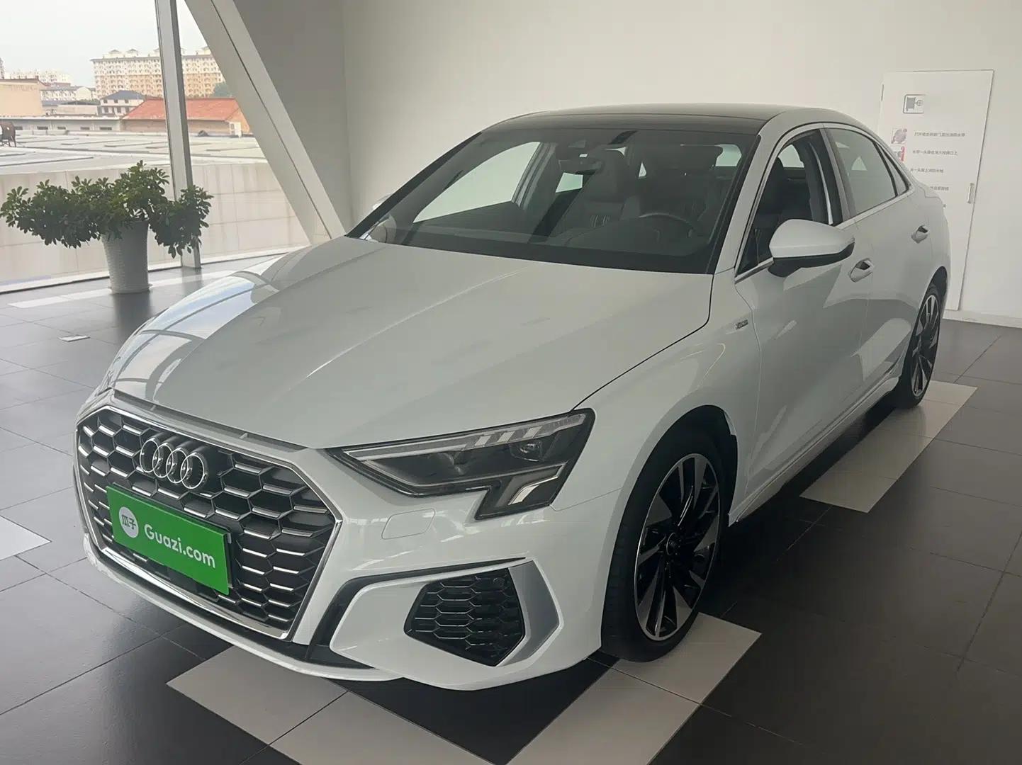Audi A3 2024 A3L Limousine 35 TFSI Fashion Sport Model — миниатюра 1