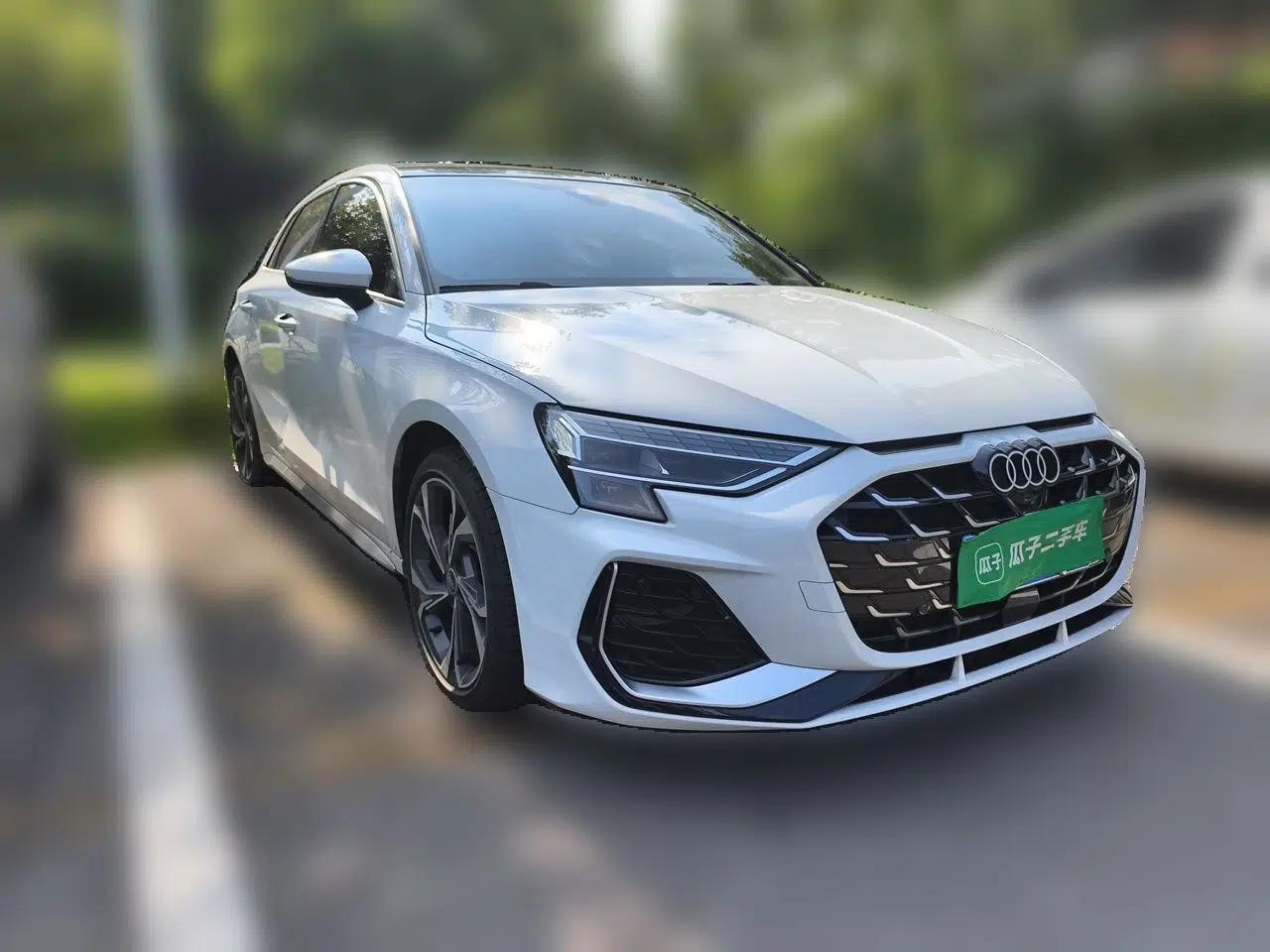 Audi A3 2025 Sportback 35TFSI Prestige Edition — миниатюра 3
