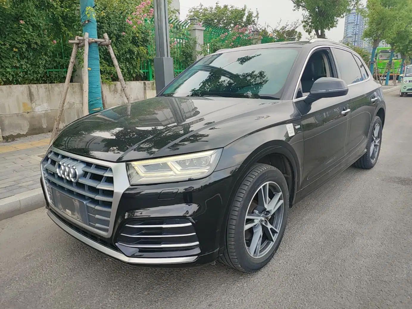 Audi Q5L 2020 Updated 40 TFSI Prestige Fashion Edition — миниатюра 1