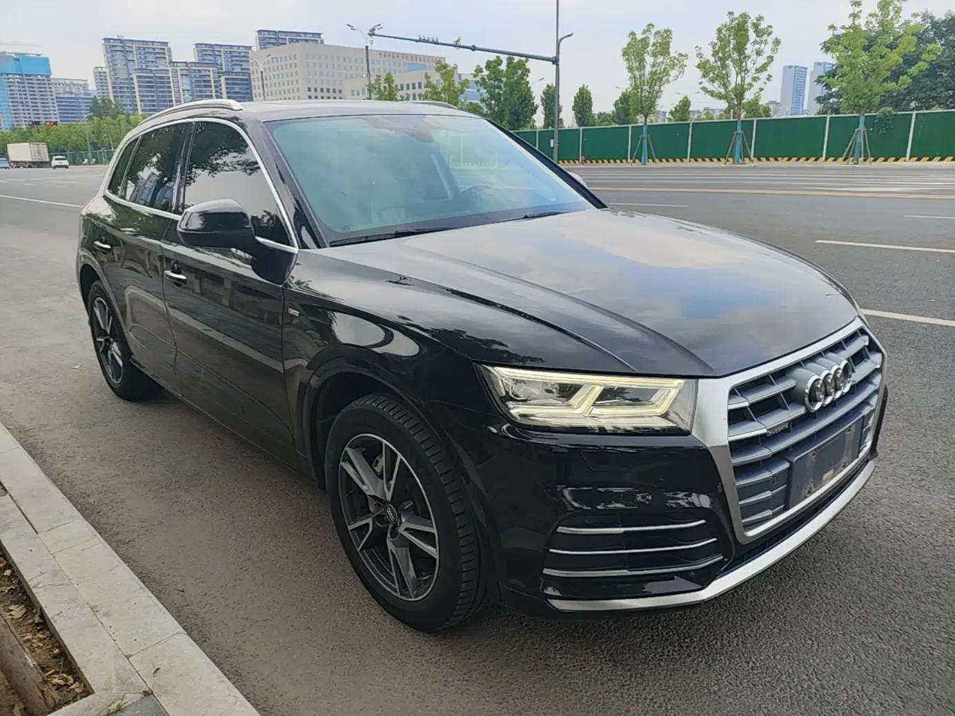 Audi Q5L 2020 Updated 40 TFSI Prestige Fashion Edition — миниатюра 3