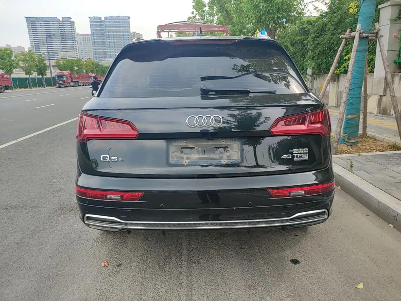 Audi Q5L 2020 Updated 40 TFSI Prestige Fashion Edition — миниатюра 5