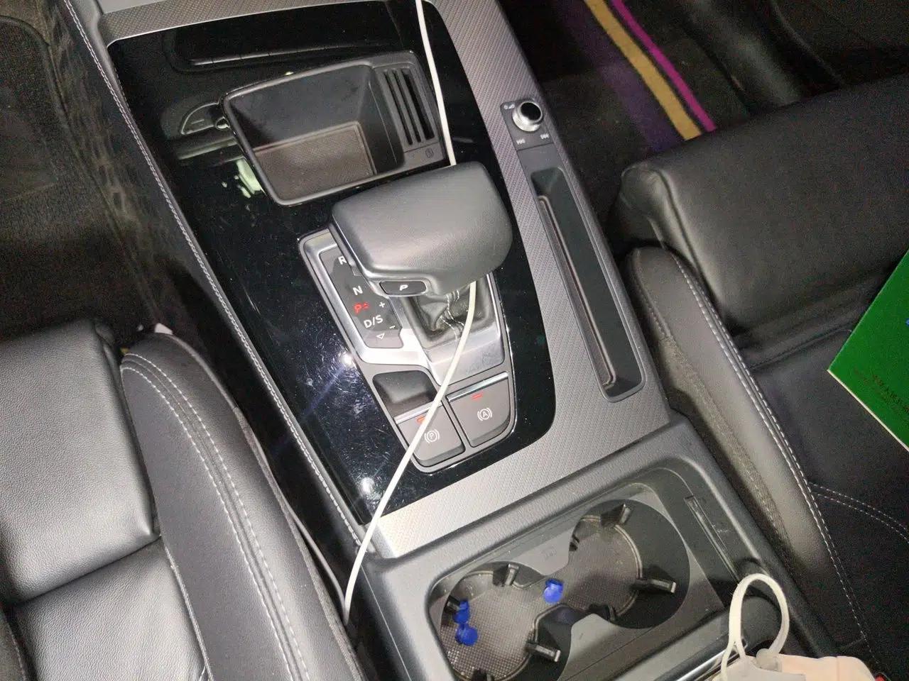 Audi Q5L 2022 40T Luxury Dynamic Model — миниатюра 14