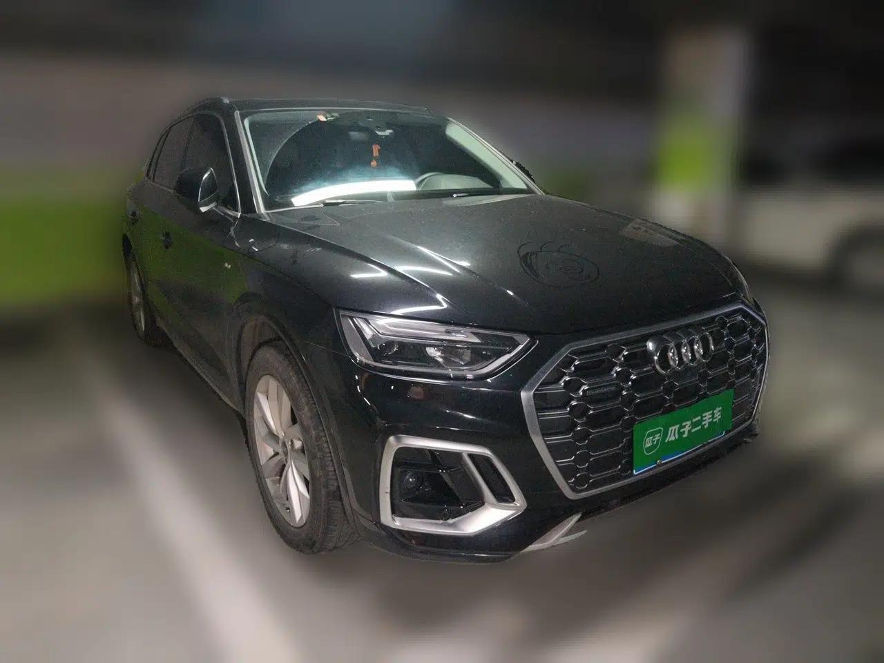Audi Q5L 2022 40T Luxury Dynamic Model — миниатюра 3