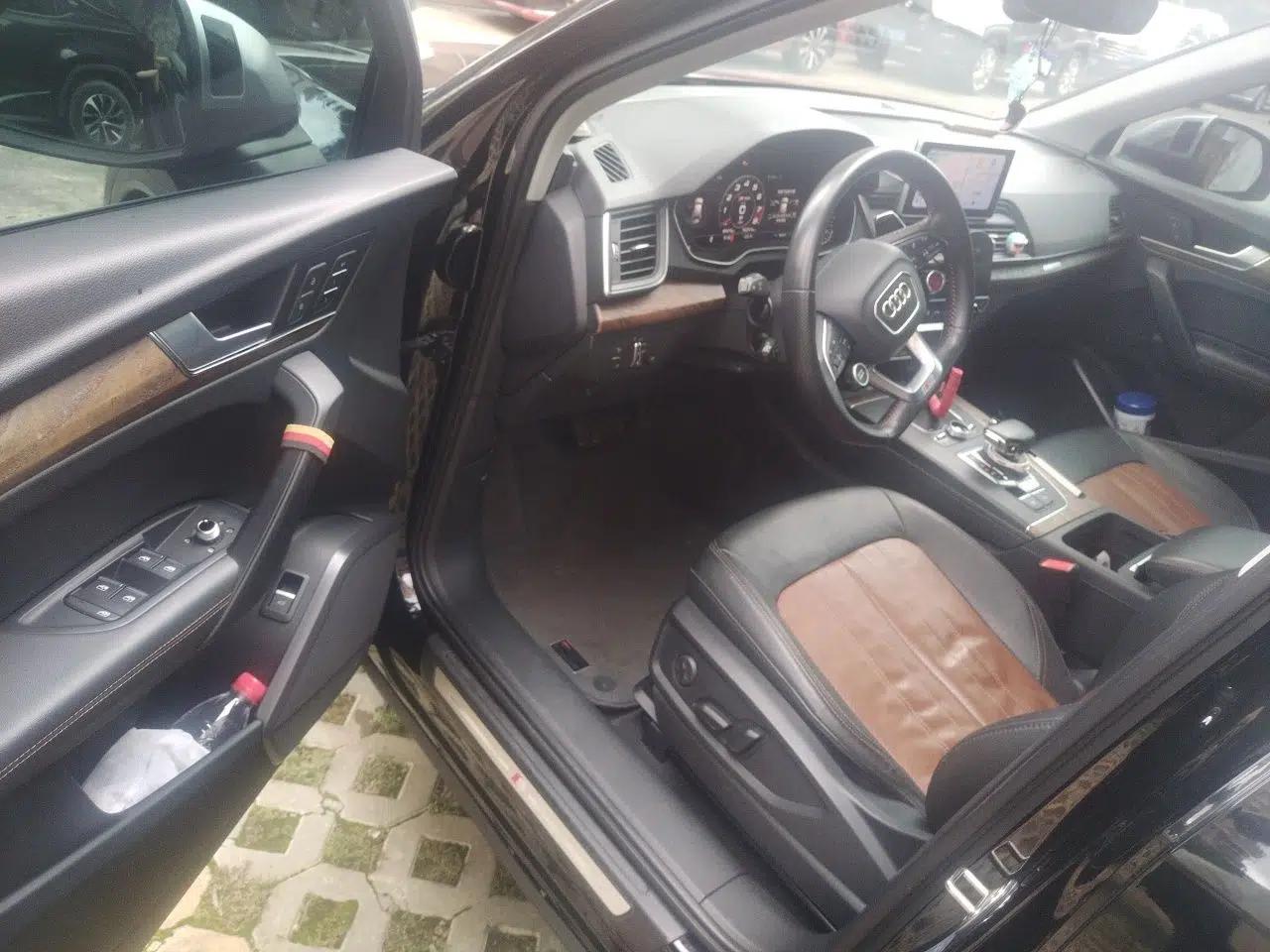 Audi Q5L 2020 Updated 40 TFSI Prestige Fashion Edition — миниатюра 19