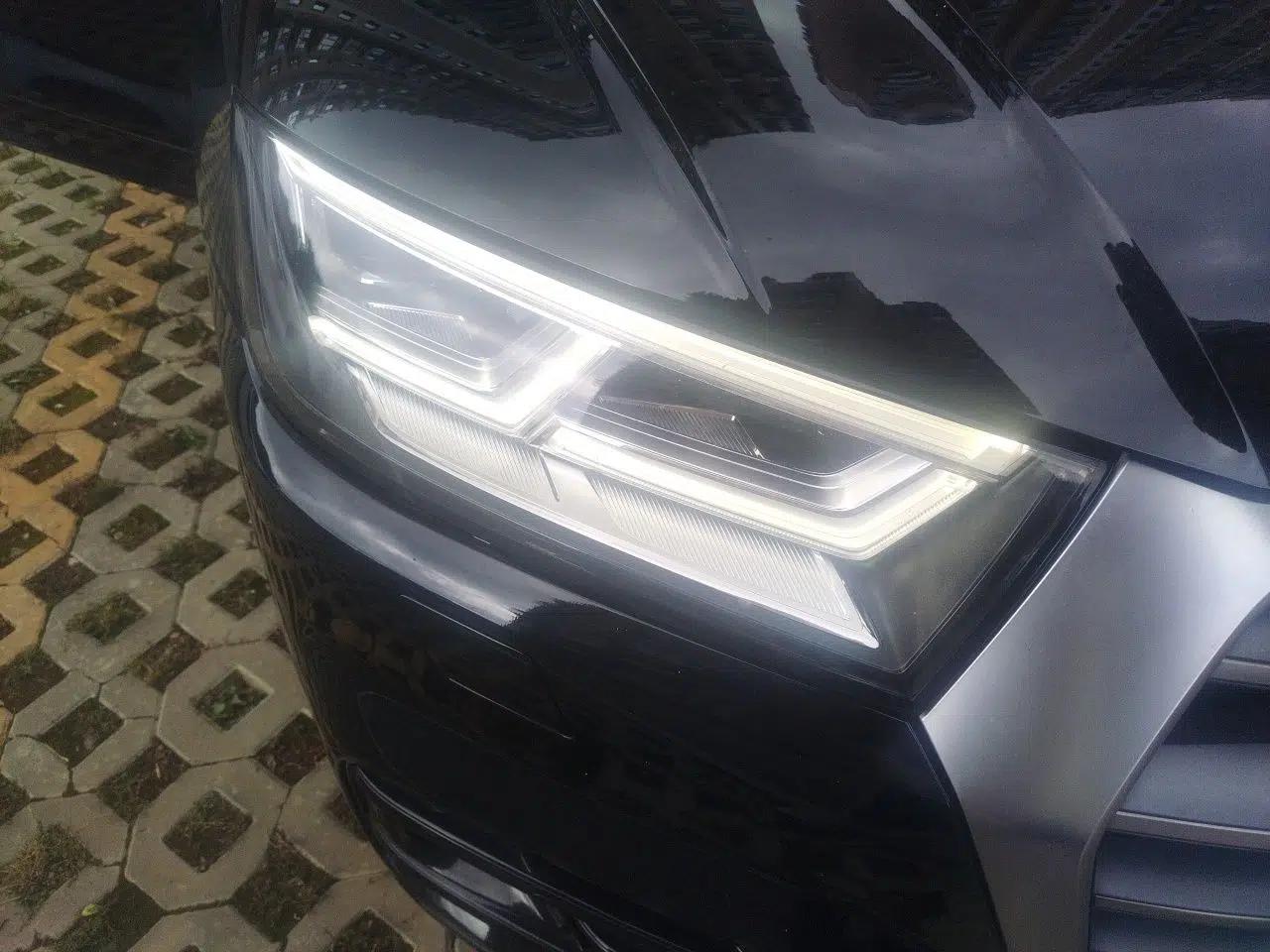 Audi Q5L 2020 Updated 40 TFSI Prestige Fashion Edition — миниатюра 7